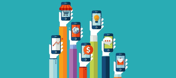 Manos con celulares con apps