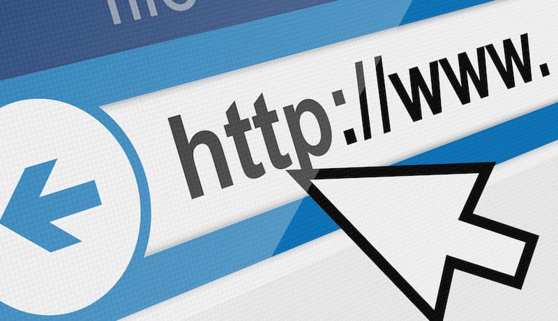 Equipo de programación y diseño web creando un sitio web exitoso