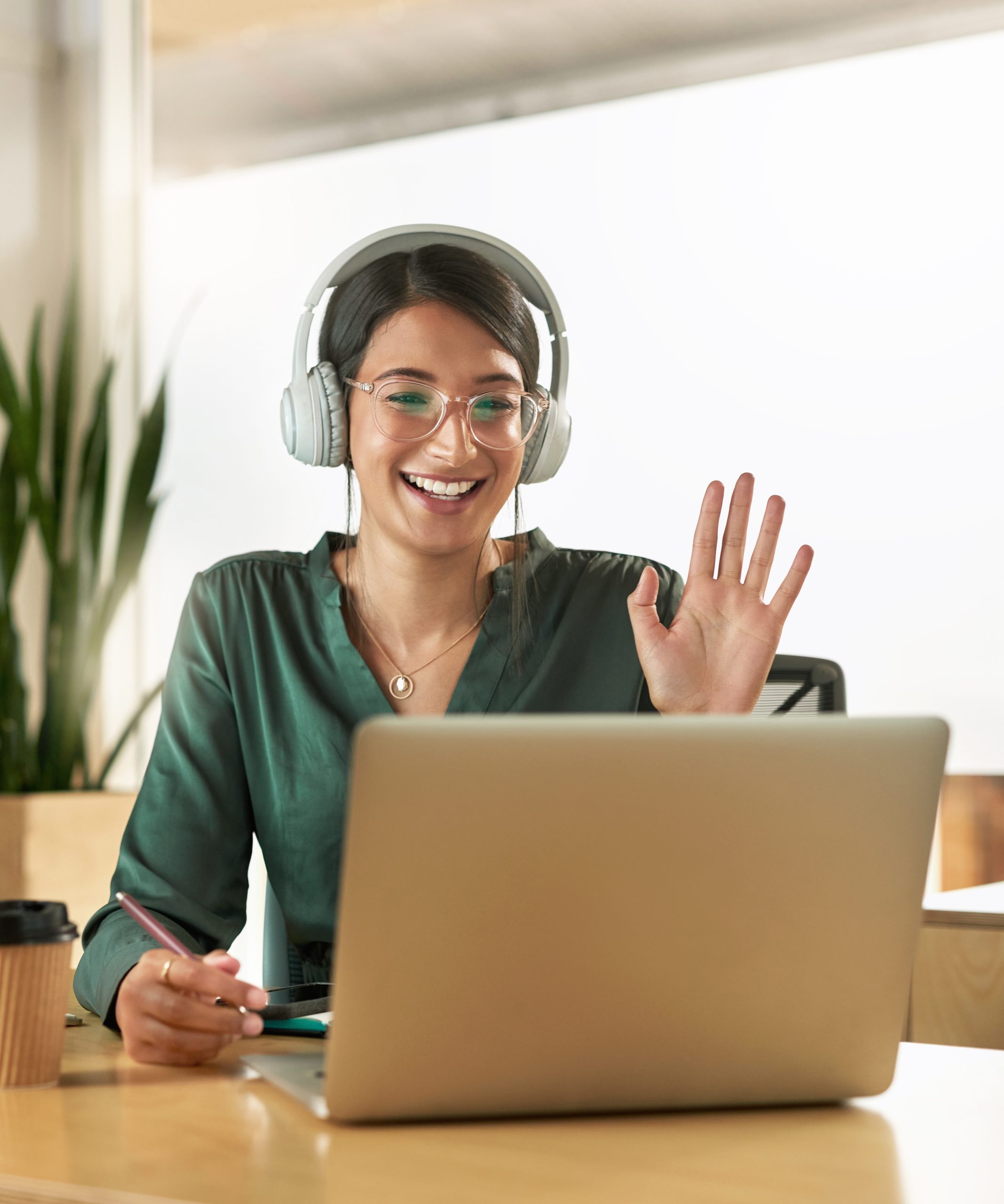 Contenidos en Vivo y Webinars: La Apuesta Estratégica para Construir Autoridad y Convertir Audiencias